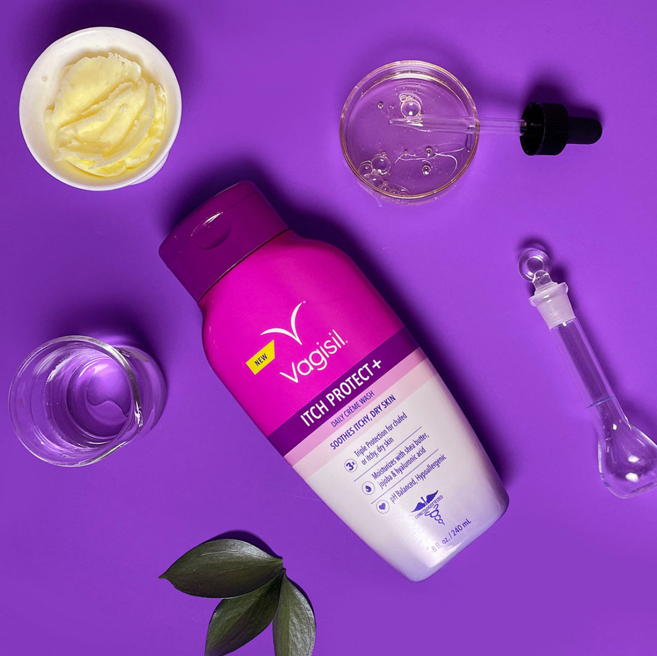 Vagisil Feminine Wash for Intimate Area Hygiene and Itchy, Dry Skin, Itch Protect+ Crème Wash | pH Balanced and Gynecologist Tested | 8oz/240ml